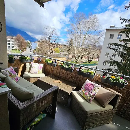 公寓 Stylish Family Stay With Mountain Views *