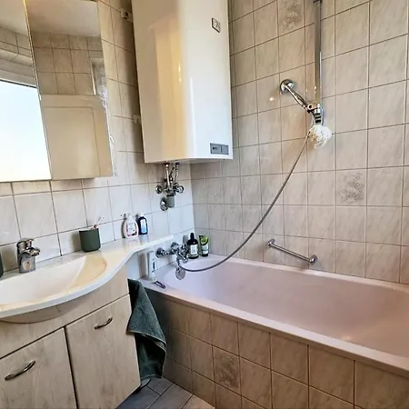 Stylish Family Stay With Mountain Views * Инсбрук